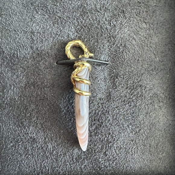 David Yurman Tusk Amulet Pendant in 18K Yellow Gold w/ Botswana Agate - Picture 6 of 11